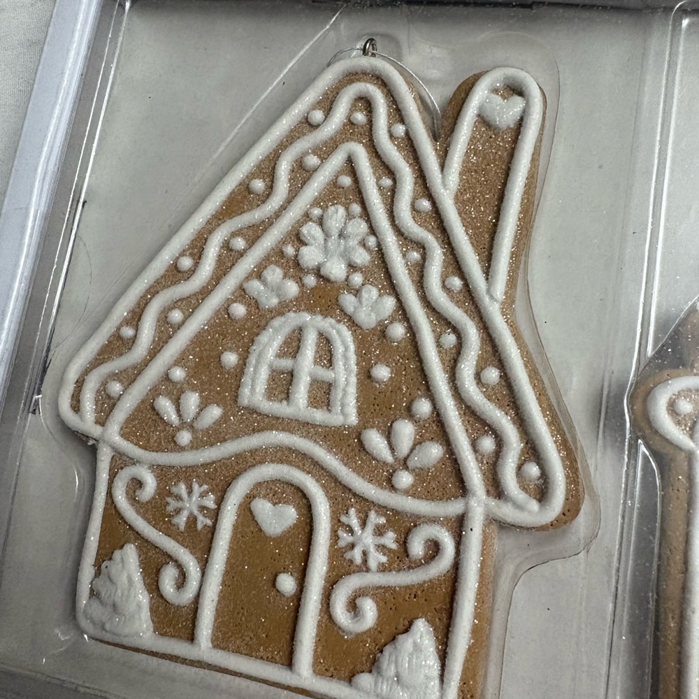 NWT Gingerbread House ornaments - Picture 4 of 4